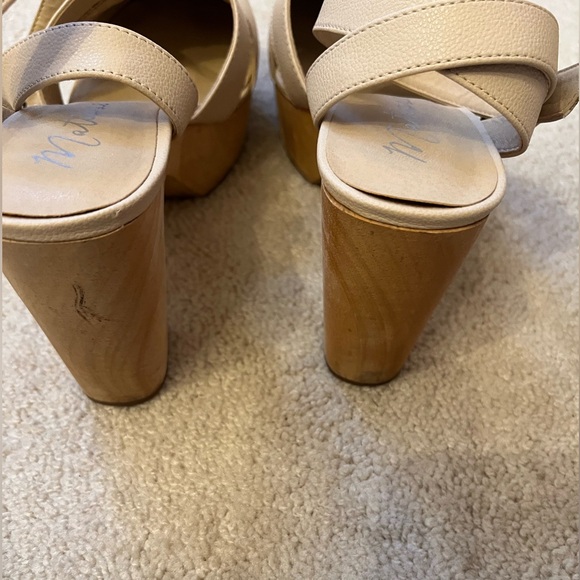 Matisse Nude Tan Closed Toe Wood Clog Sandal 9 - Picture 7 of 9